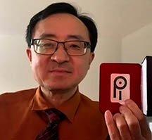Dr. Sean Li with Gold Medal